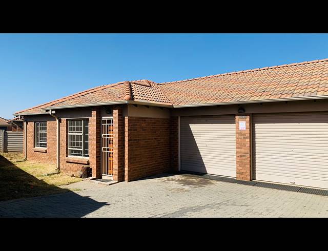 3 BEDROOM HOUSE FOR SALE IN THATCH HILL ESTATE